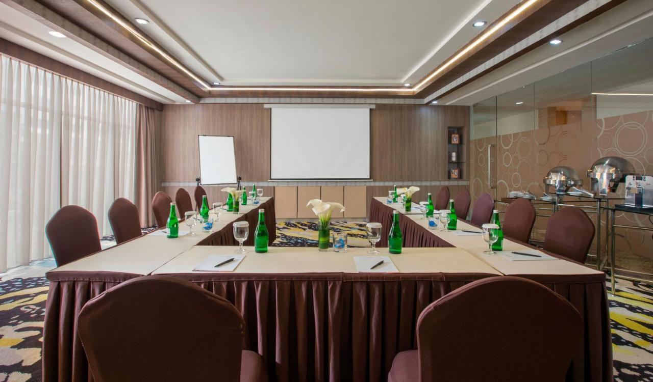 Hotel Grandhika Iskandarsyah Джакарта Экстерьер фото