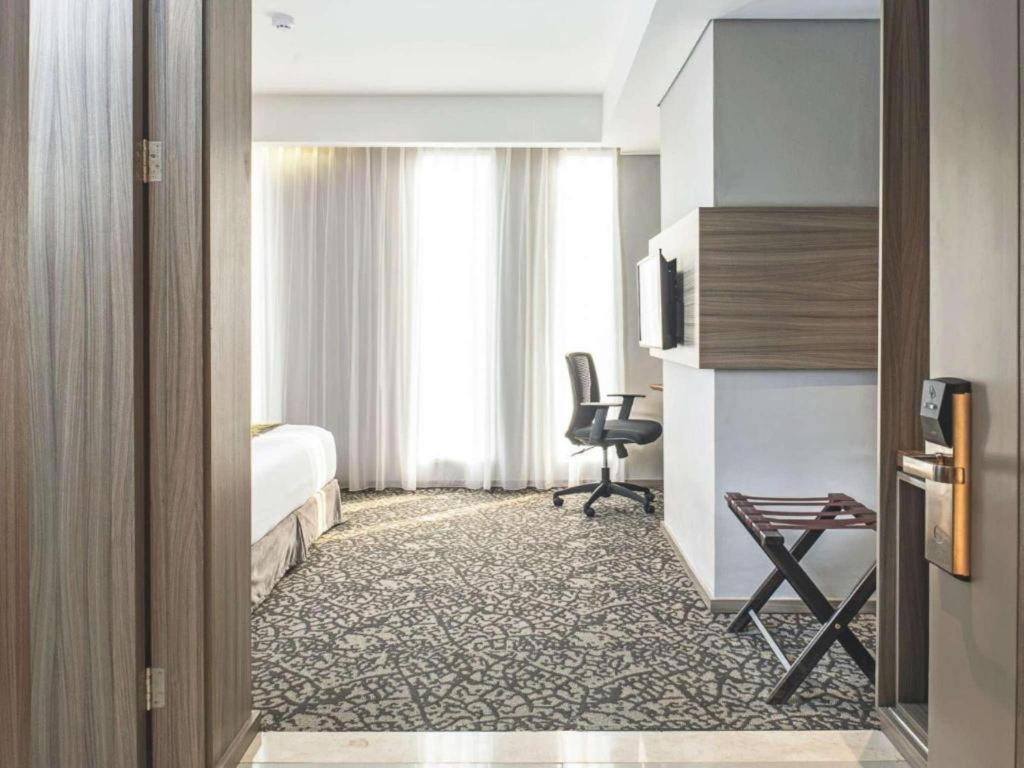 Hotel Grandhika Iskandarsyah Джакарта Экстерьер фото