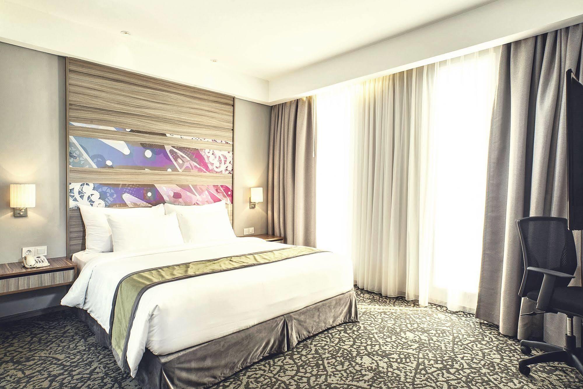 Hotel Grandhika Iskandarsyah Джакарта Экстерьер фото